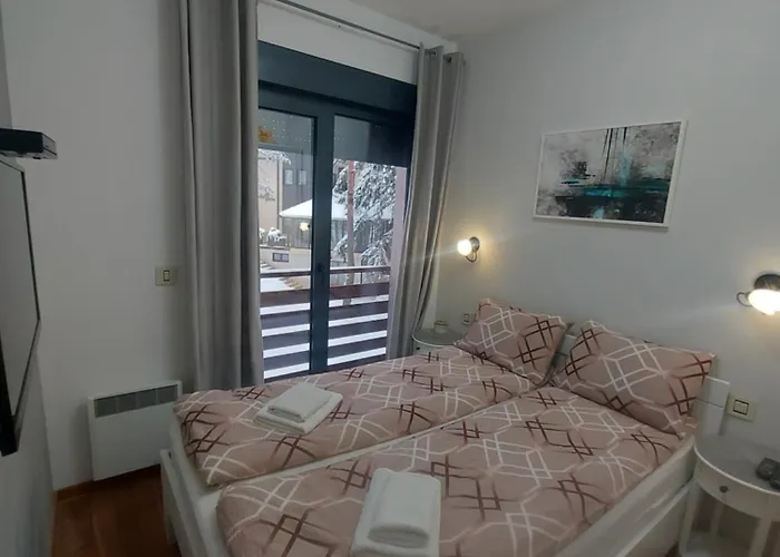 Balkan Hill 1- Anuska *